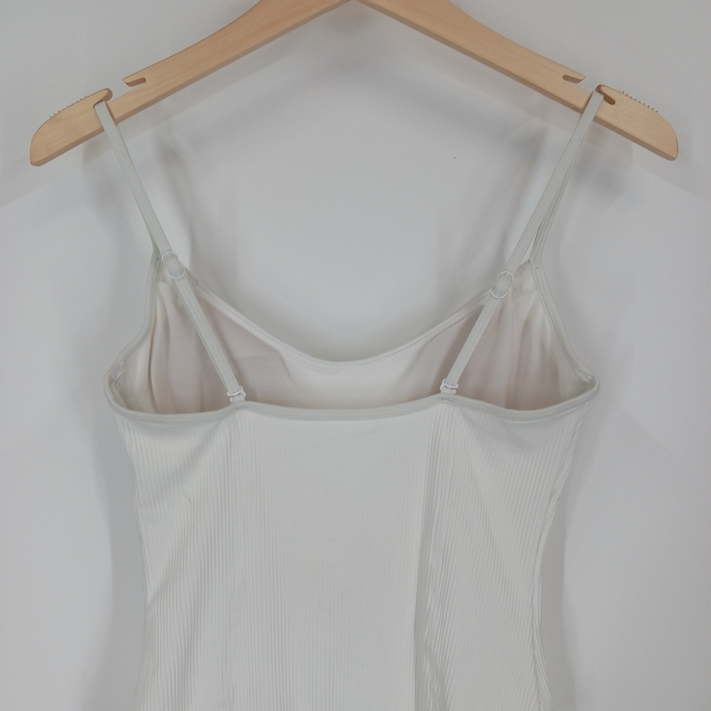 Body Glove Ribbed 1pc Swim Suit - Picture 3 of 8